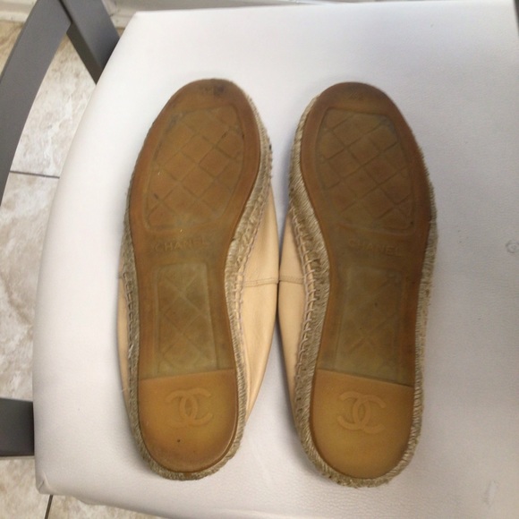 - Chanel Black And Tan Flats Size 9 - Picture 12 of 12